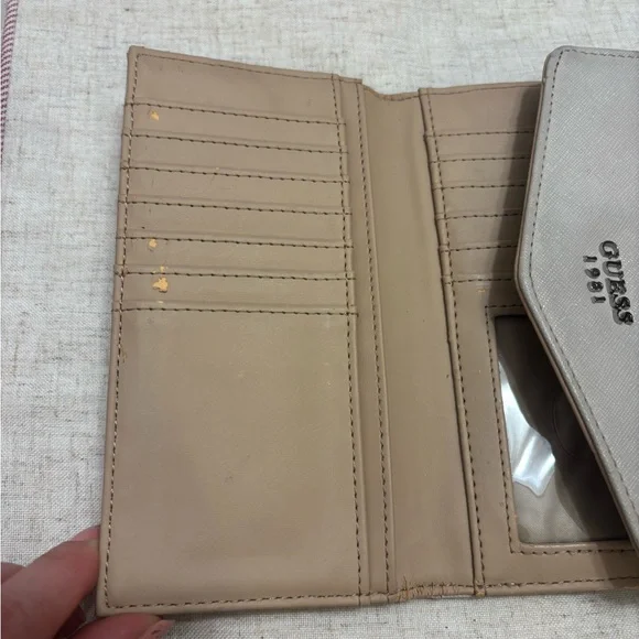GUESS Women's Wallet - Picture 10 of 10